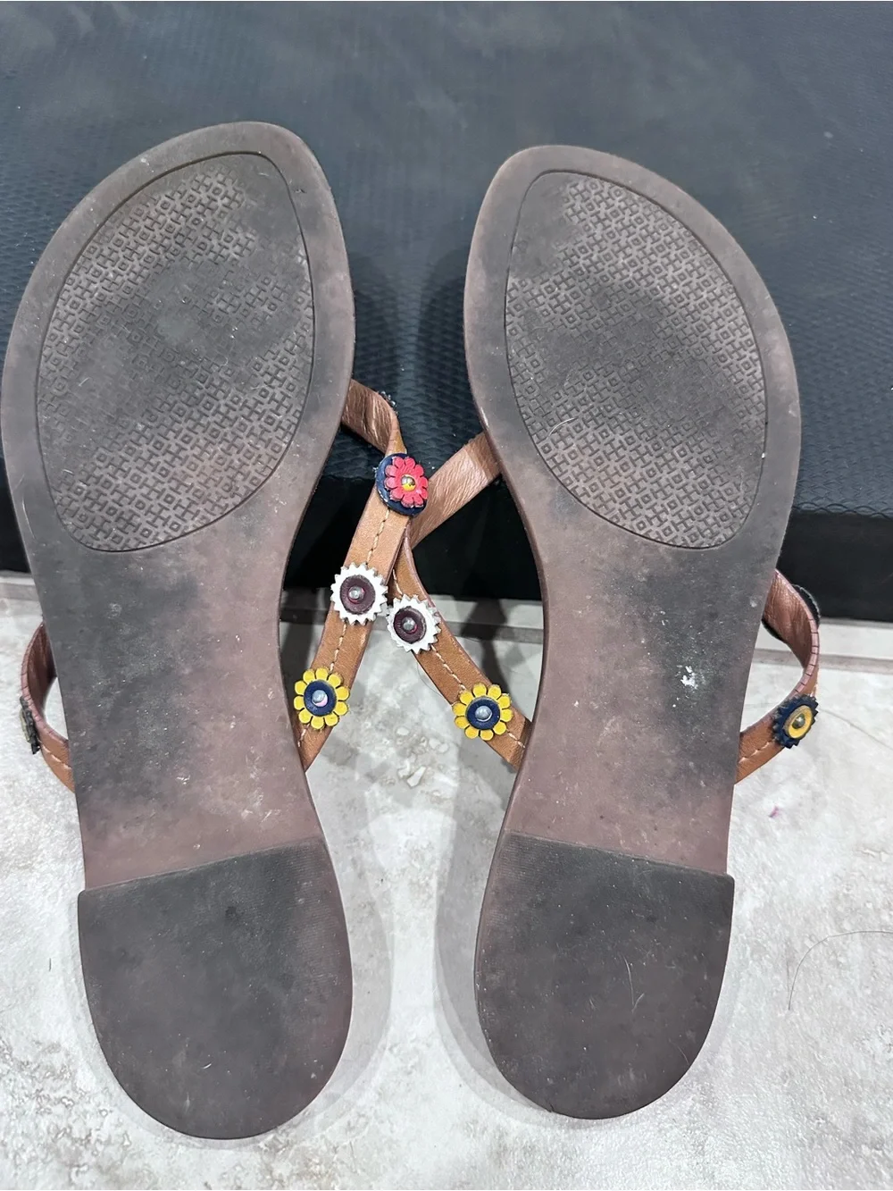 TORY BURCH Women's Brown Floral Leather Thong Sandals Size 7M Great Condition
